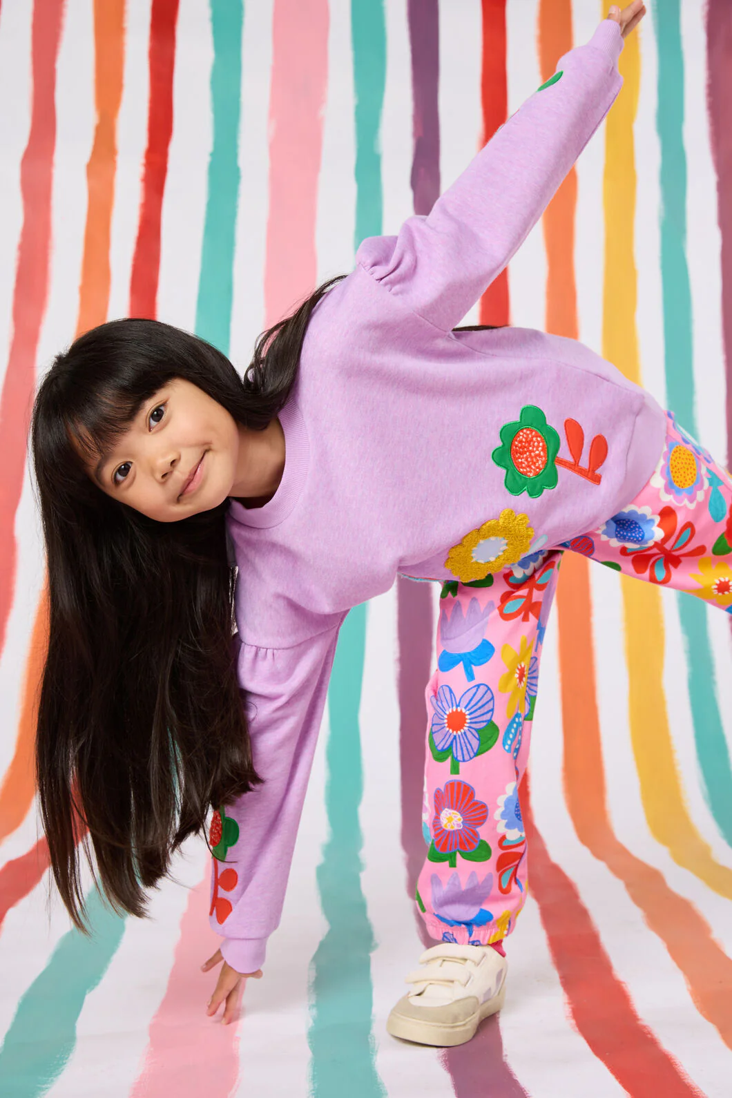 Applique Floral Kids Sweater - Image 2