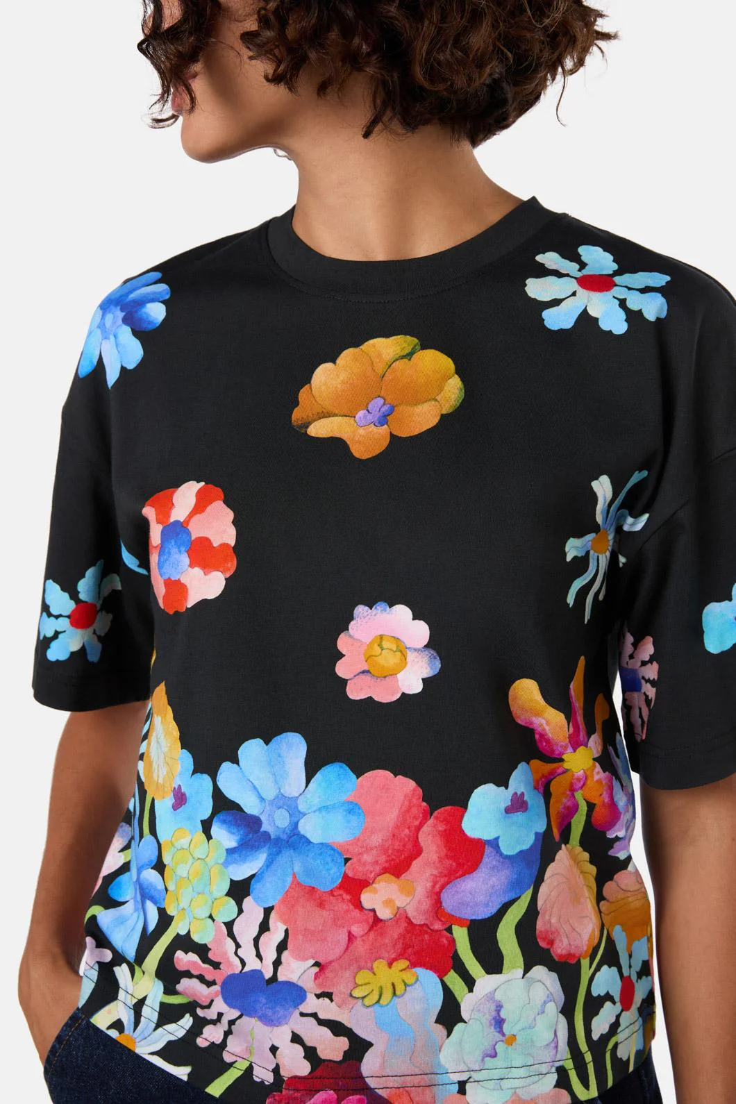 Big Bouquet Placement Relaxed Tee - Image 5