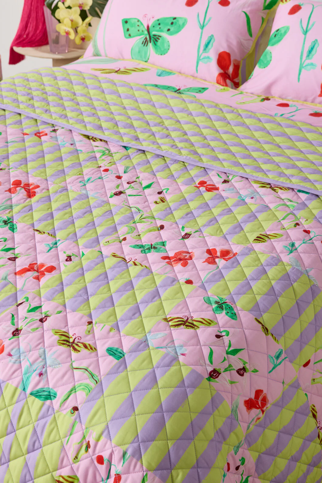 Electric Eden Quilted Coverlet Q/K - Image 3