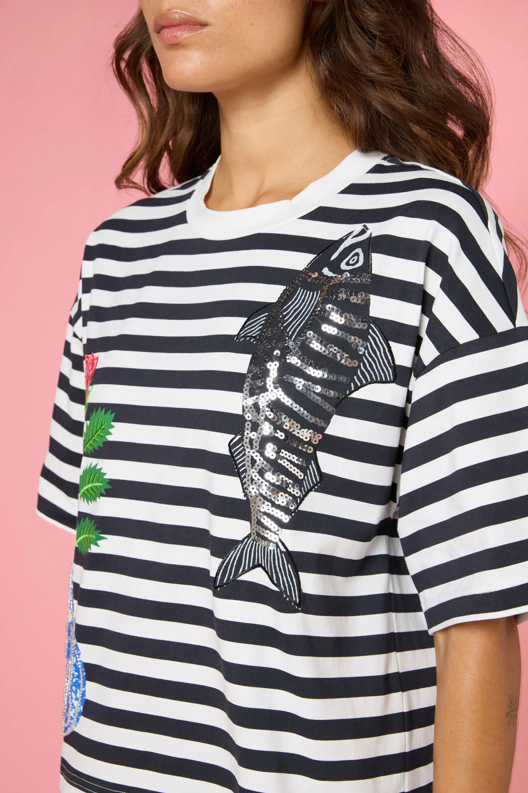 Gone Fishing Print Relaxed Tee - Image 7