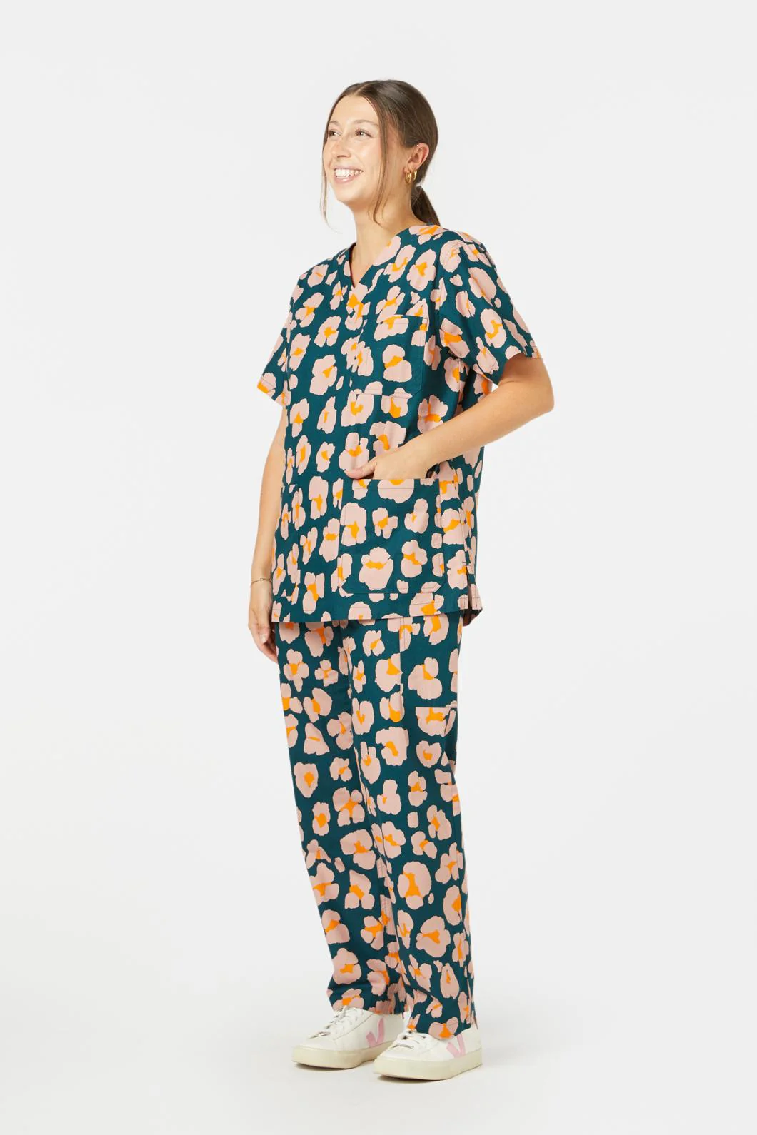Leopards Scrub Set - Image 8