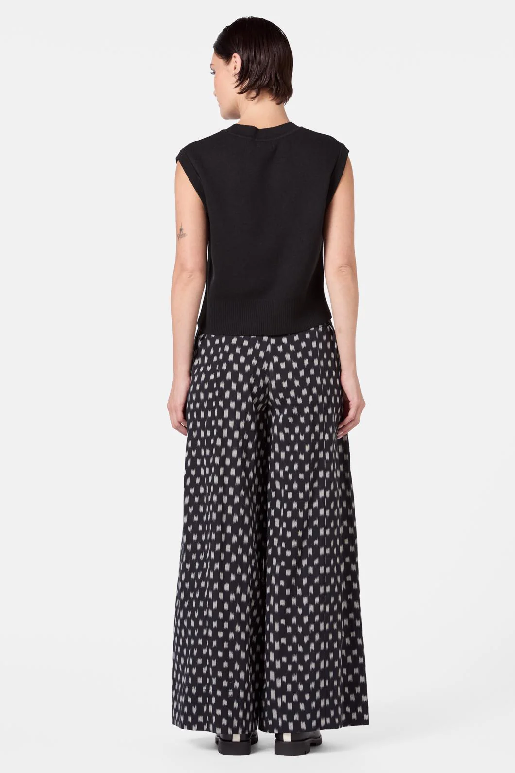 The Vines Knit Vest - Image 5